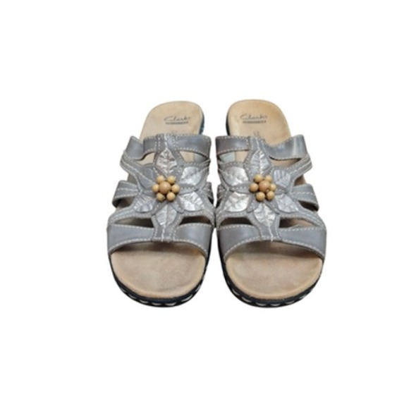 Clarks Collection Sandals Womens Size 7N Gray Soft Cushion Floral Comfort Slides - Picture 2 of 9